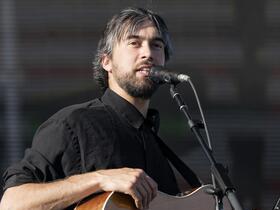 Find the Best Seats to Alex G