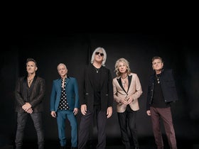 Find the Best Seats to Def Leppard